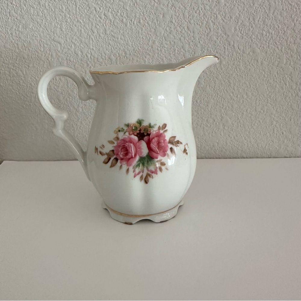 Floral Porcelain Creamer Pitcher vintage about 4” high made in Japan - Picture 6 of 8